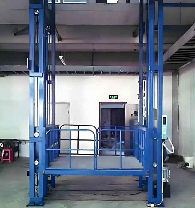 布尔津导轨式升降货梯